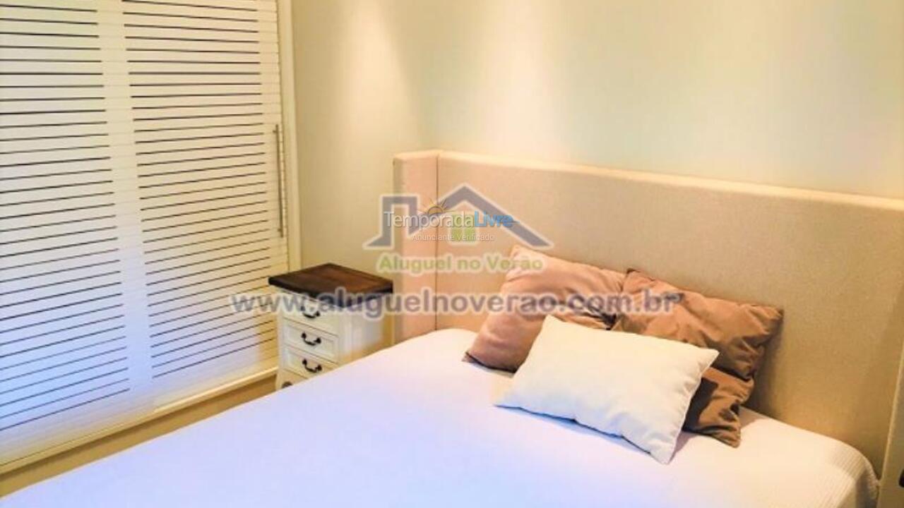 Apartamento para aluguel de temporada em Florianópolis (Praia Brava)