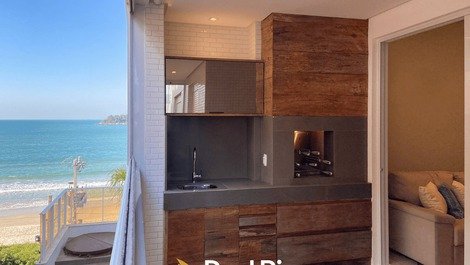 Beautiful 3 bedroom beachfront apartment in Praia de Palmas/SC!