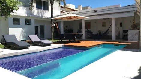 5 bedroom house, pool and internet ideal for family vacations!