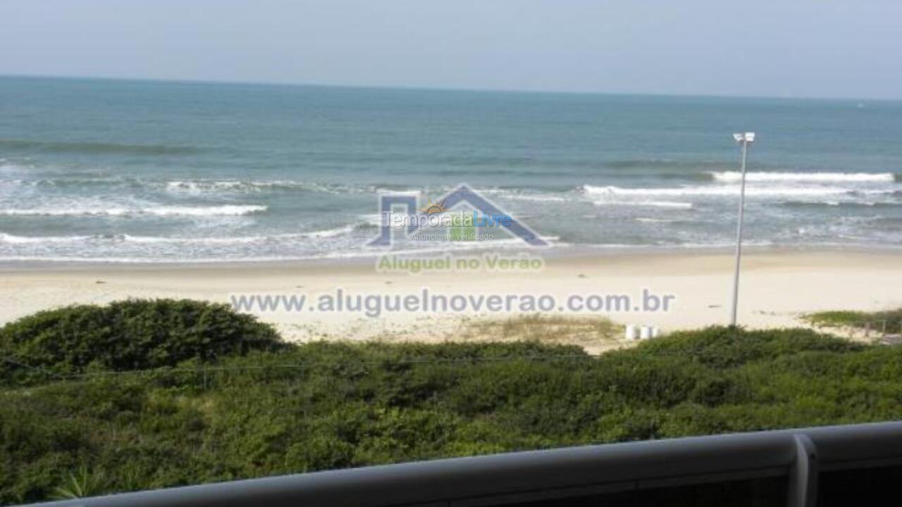 Apartamento para aluguel de temporada em Florianópolis (Praia Brava)