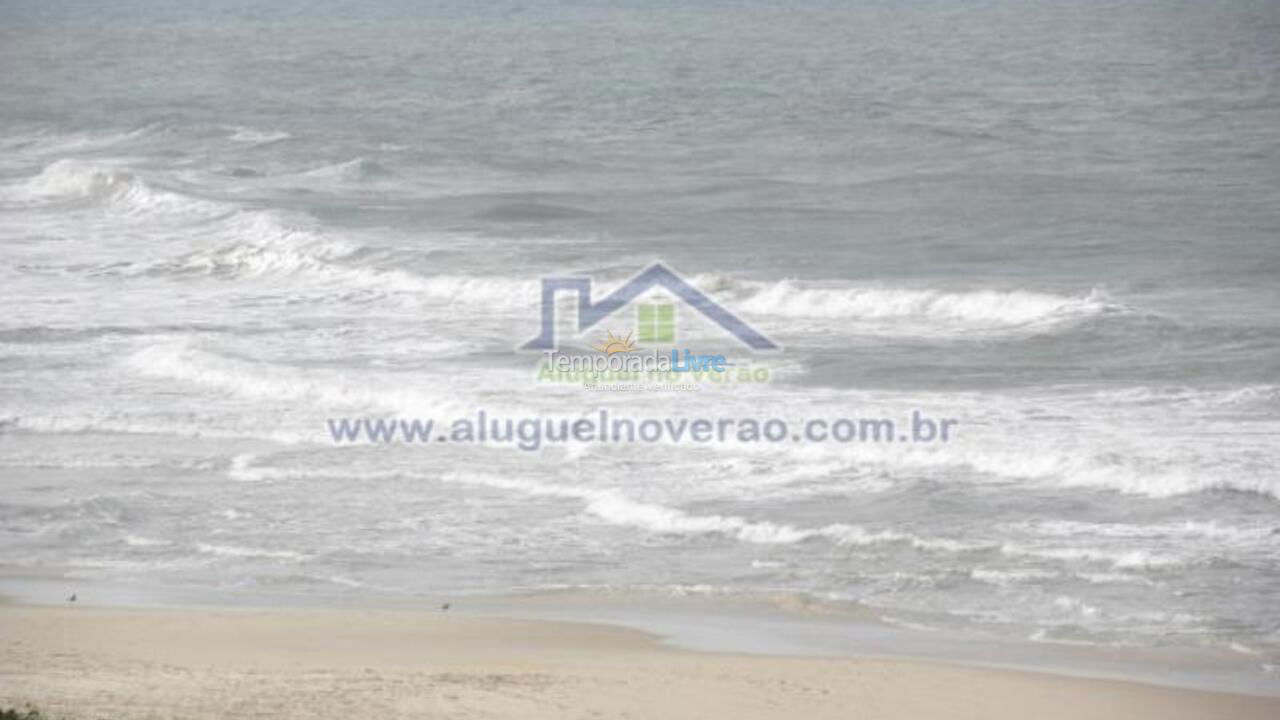 Apartamento para aluguel de temporada em Florianópolis (Praia Brava)