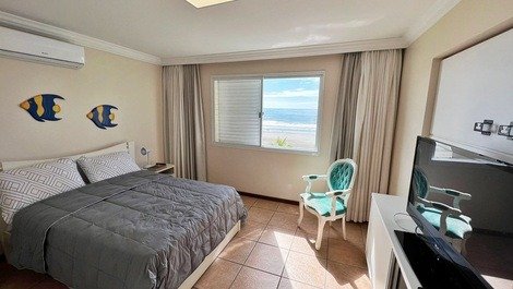 Ed Maria Amelia season: 3 bedrooms // sea front // air conditioning