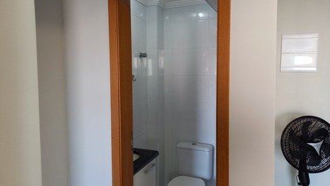 Banheiro com acesso da sala