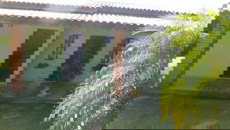 Vista da frente do imóvel