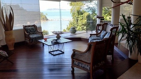 Casa frente al mar en Condomínio Marítimo, vista espectacular!