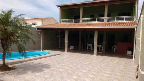 COMFORTABLE HOUSE THREE BLOCKS FROM THE BEACH IN GUARATUBA