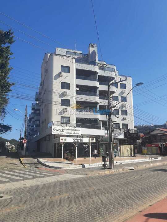 Apartamento para aluguel de temporada em Bombinhas (Praia de Bombinhas)