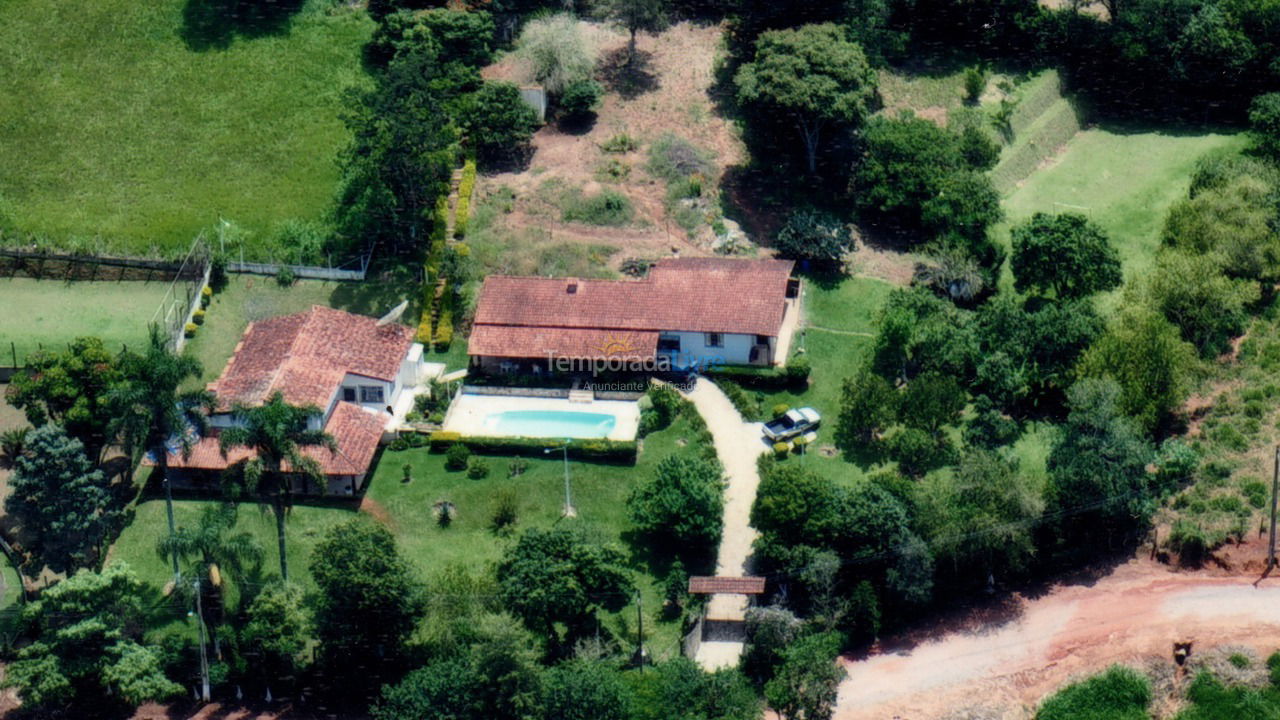 Granja para alquiler de vacaciones em Piracaia (Canedos)