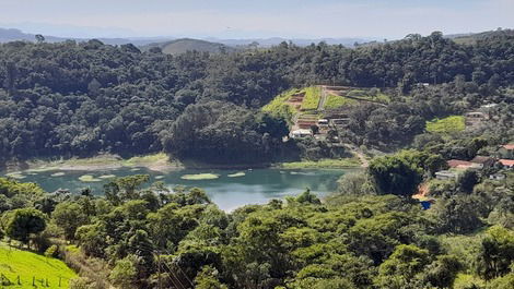 Igaratá - Finca muy cómoda con vista a la presa!