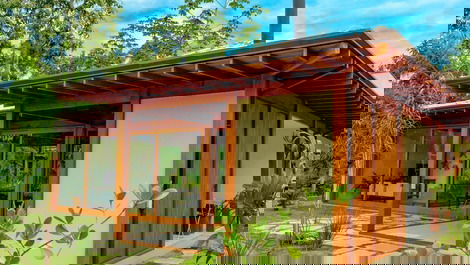 Beautiful house, Itamambuca Condominium, beach side.