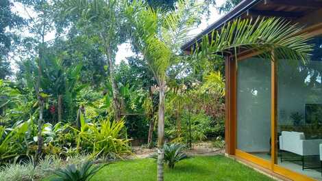 Beautiful house, Itamambuca Condominium, beach side.