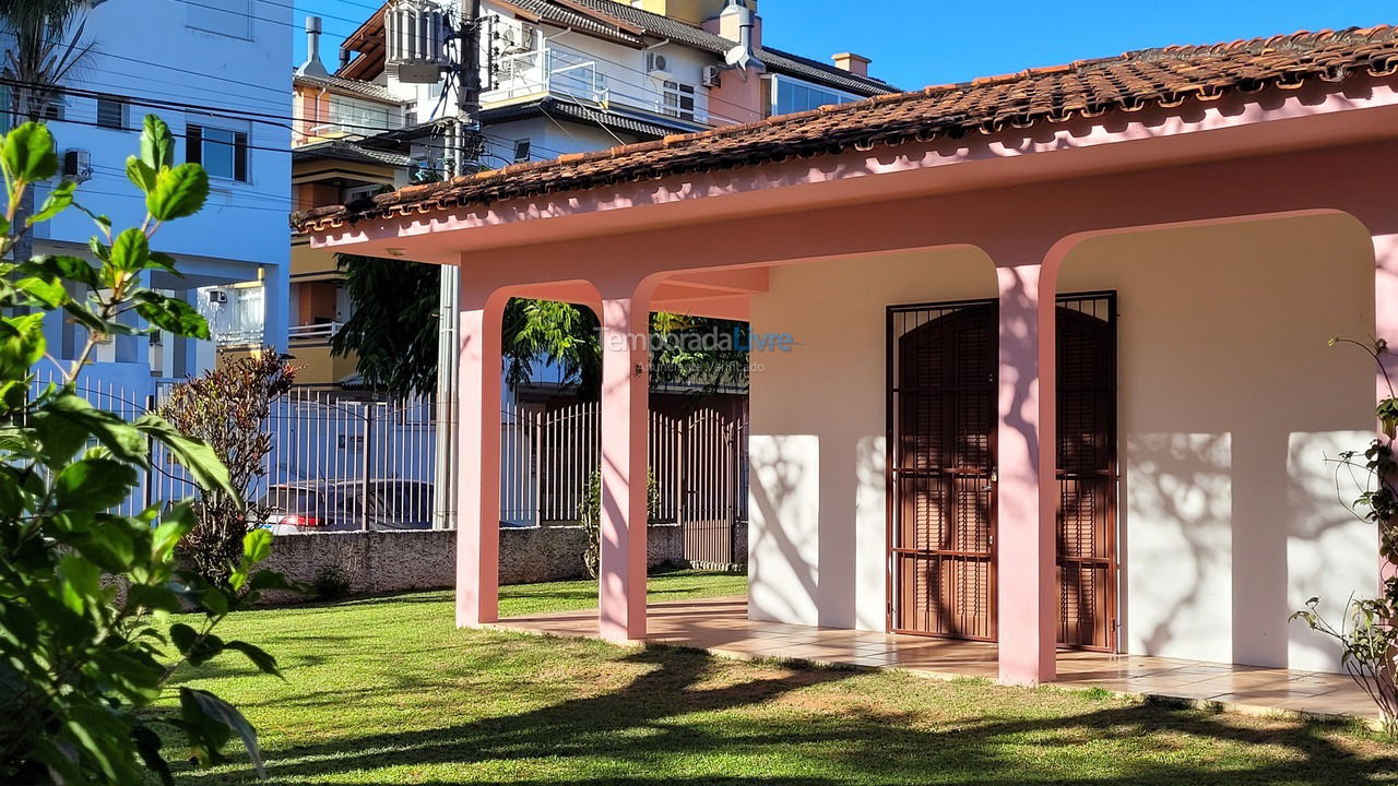 House for vacation rental in Florianopolis (Canasvieiras)