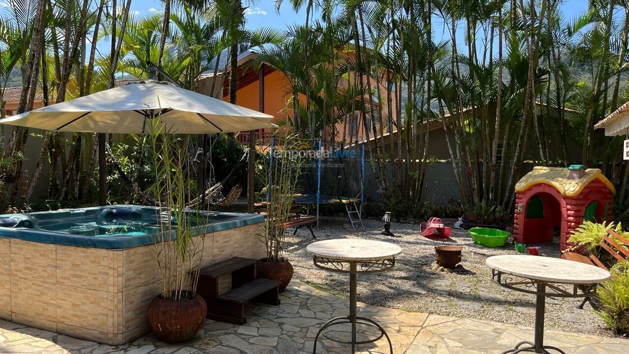 Casa para aluguel de temporada em Ubatuba (Horto Florestal)