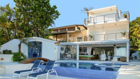 High Standard Property Facing the Sea on Juquehy Beach - Vacation !!