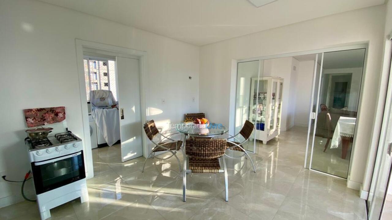 Apartamento para aluguel de temporada em Itapema (Meia Praia)