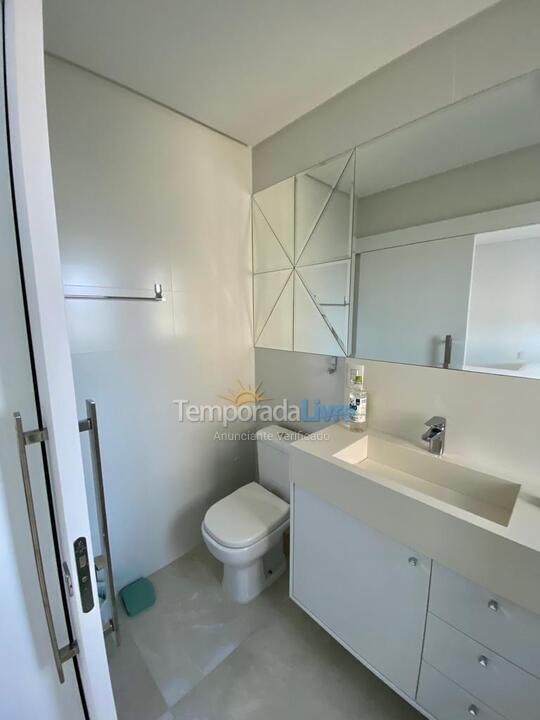 Apartamento para aluguel de temporada em Itapema (Meia Praia)
