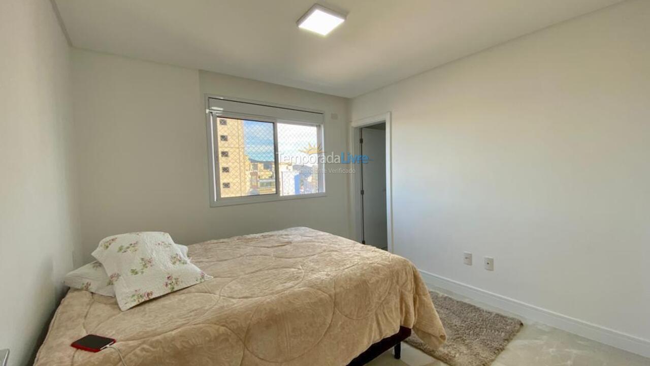 Apartamento para aluguel de temporada em Itapema (Meia Praia)