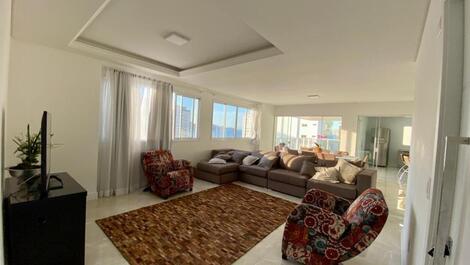 Ótimo apartamento para as férias com a família