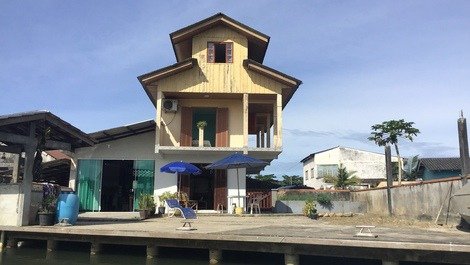Casa para alugar em Guaratuba - Barra do Saí