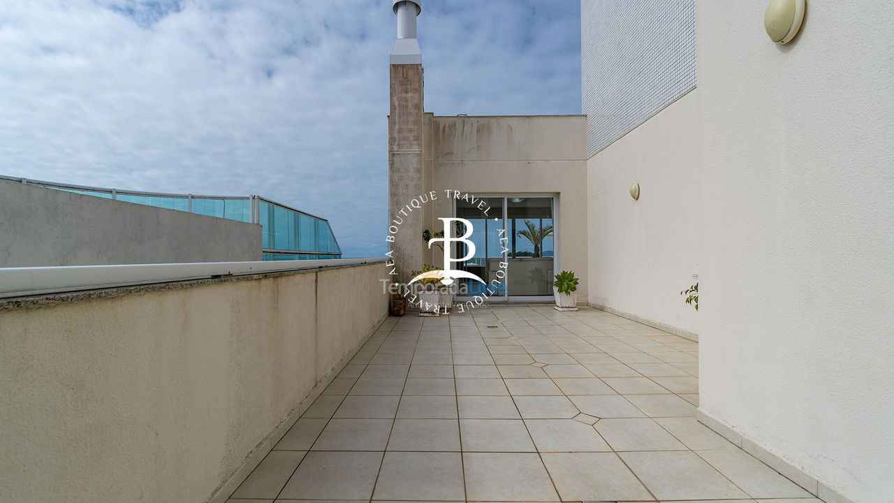 Apartamento para aluguel de temporada em Governador Celso Ramos (Praia de Palmas)