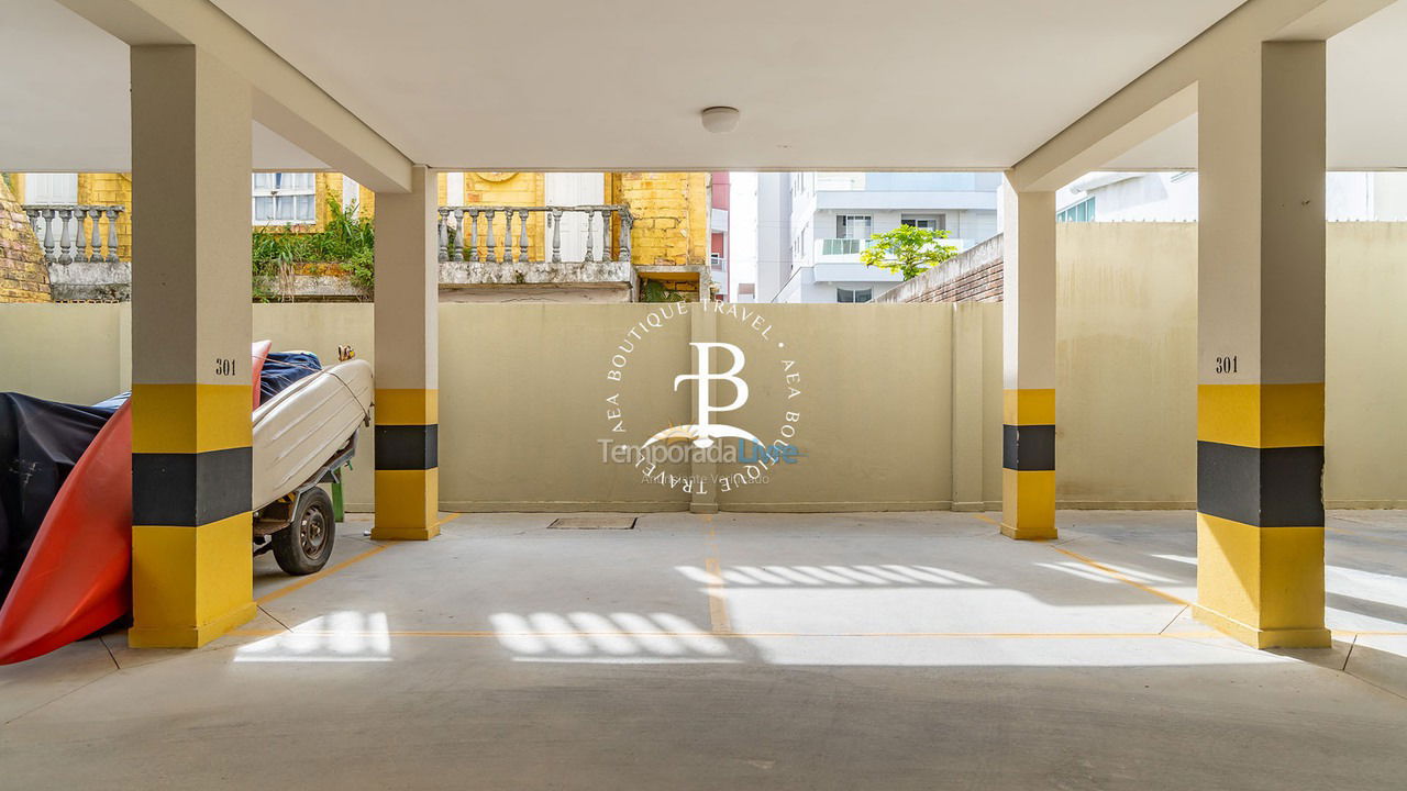 Apartamento para aluguel de temporada em Governador Celso Ramos (Praia de Palmas)