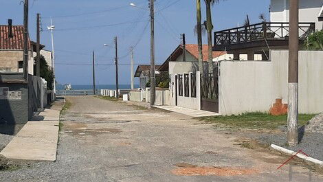 APTO á 50m da praia de Ubatuba - SFS p/6 pessoas.