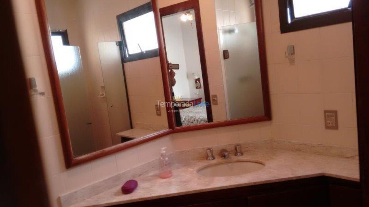 Apartment for vacation rental in Guarujá (Enseada)