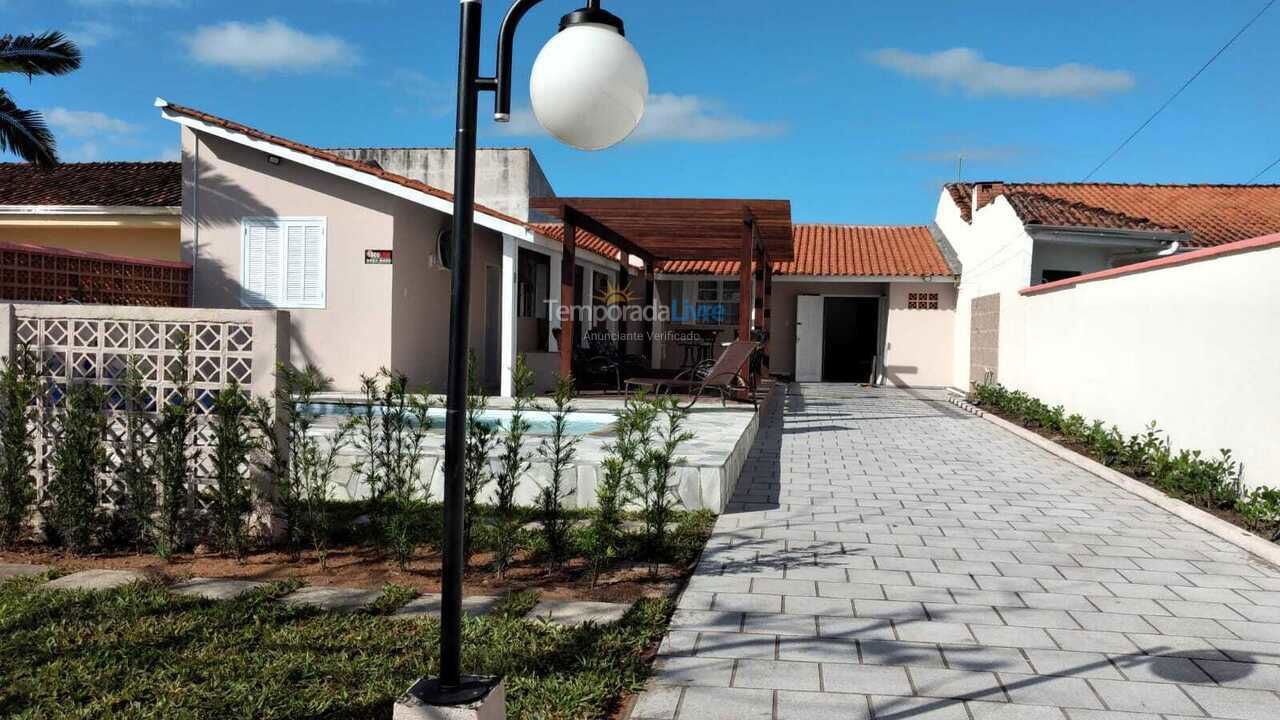 Casa para alquiler de vacaciones em Guaratuba (Nereidas)