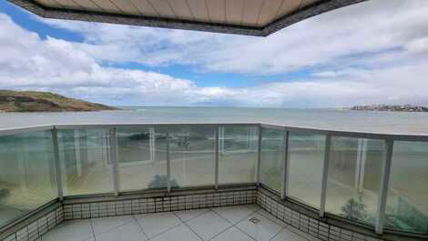 3 bedroom apartment, full sea view, w/Wi-Fi, 2 garages.