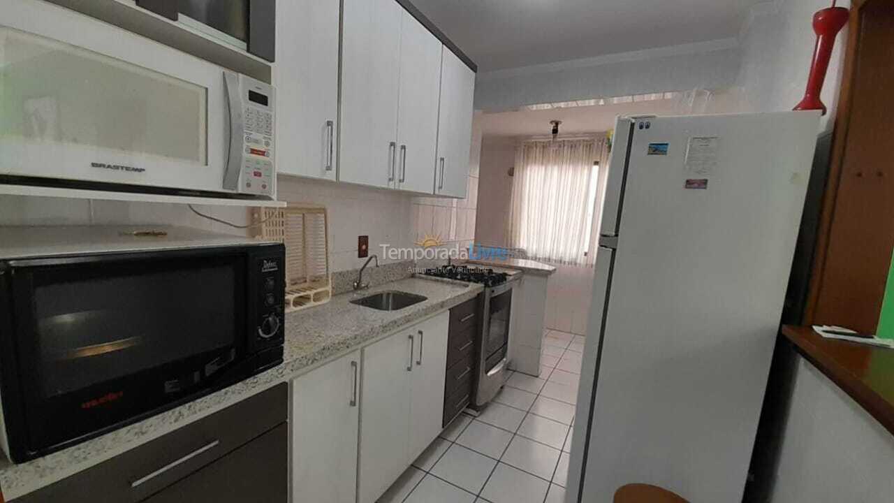 Apartamento para aluguel de temporada em Itapema (Meia Praia)