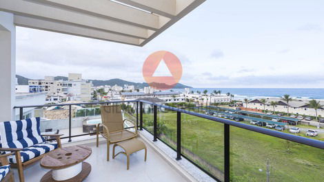 Ático con vista panorámica a la playa de Mariscal