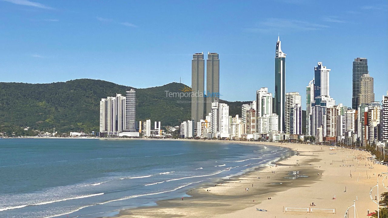 Apartamento para aluguel de temporada em Balneário Camboriú (Praia Central)