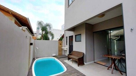 Casa con piscina para alquiler vacacional en Bombinhas - SC
