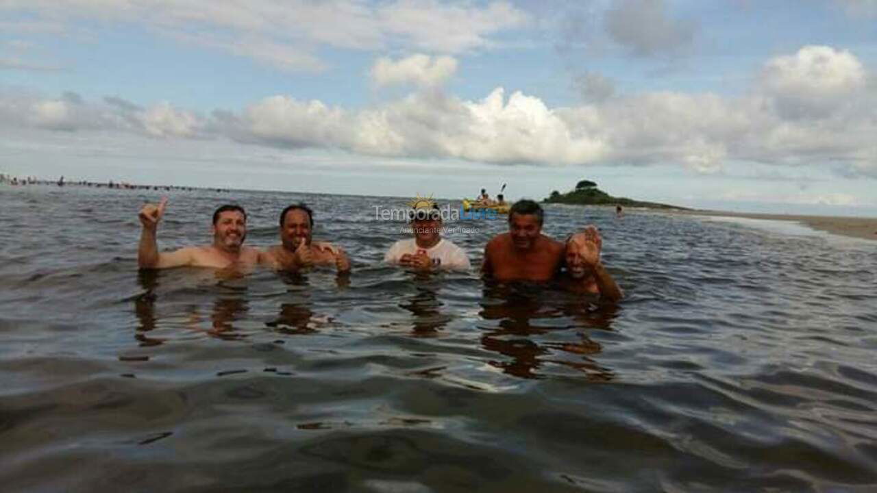 Casa para alquiler de vacaciones em Guaratuba (Barra do Saí)