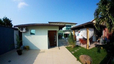 Casa com 4 quartos com piscina em Cabo Frio