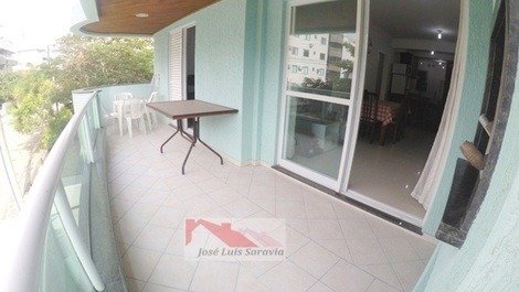 Large apartment overlooking the sea, in the center of Bombas!