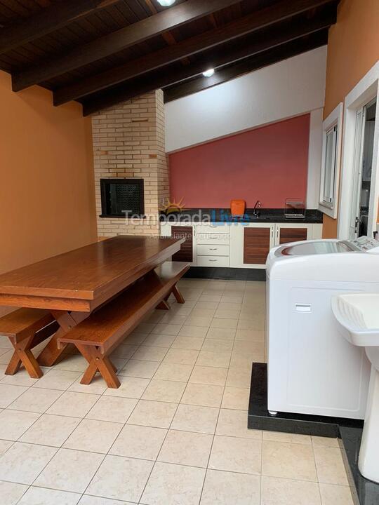 House for vacation rental in Bombinhas (Praia de Bombas)