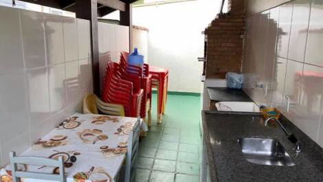 CÓMODA CASA DE 5 DORMITORIOS PARA FAMILIA NUMEROSA EN PRAIA GRANDE UBATUBA