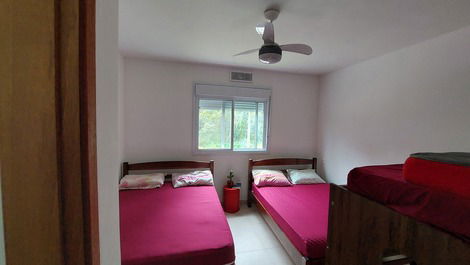 Quarto 3 (com 2 camas de casal e 1 beliche)