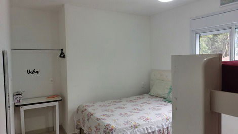 Quarto 2 (superior com 1 cama de casal e 1 treliche)