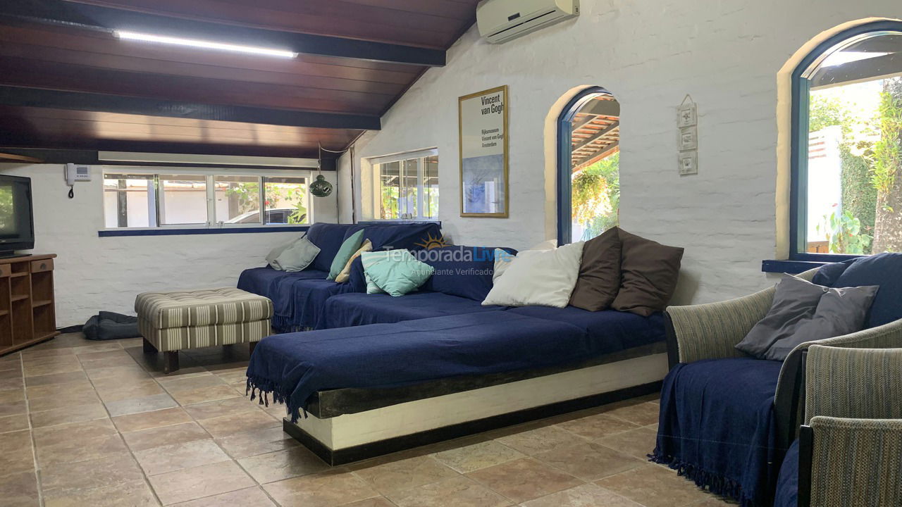 Casa para aluguel de temporada em Ubatuba (Pereque Mirim)