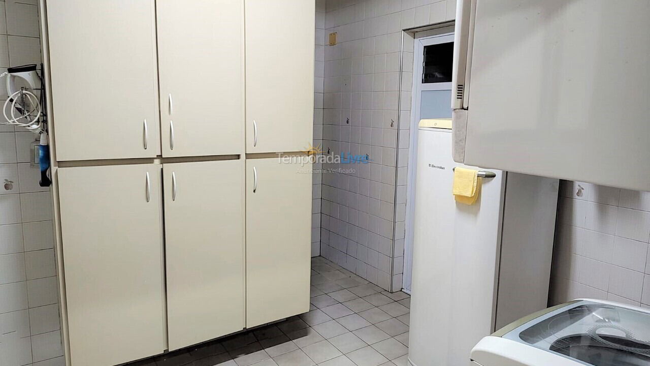 Apartamento para aluguel de temporada em Guarujá (Pitangueiras)