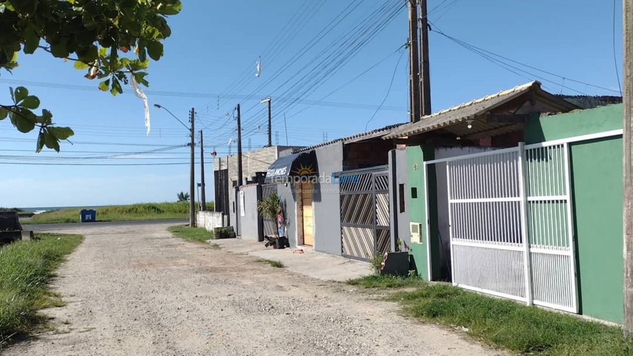 Casa para aluguel de temporada em Ilha Comprida (Balneario Claudia Mara)