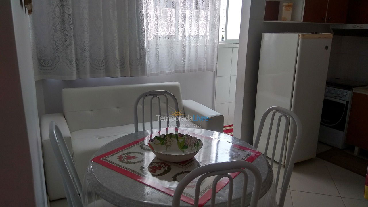 Apartamento para aluguel de temporada em Balneário Camboriú (Praia Central)