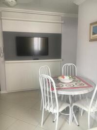 1 Dormitorio com Piscina a 90 m da Praia Central de Balneário Camboriú