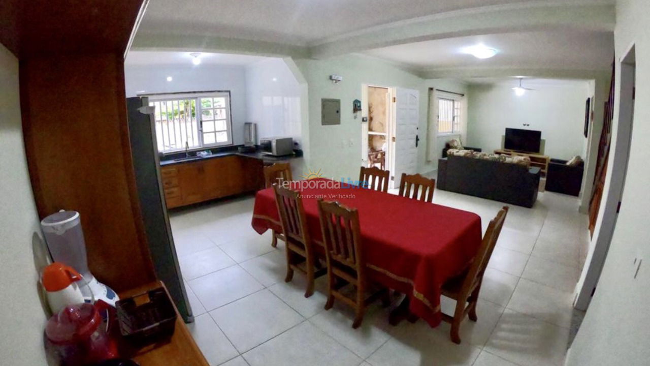 House for vacation rental in Ubatuba (Praia das Toninhas)