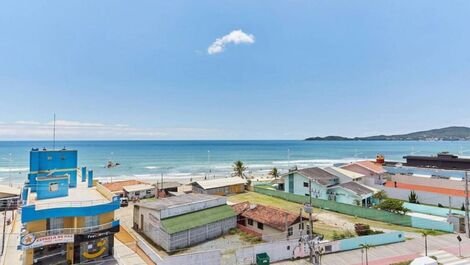 Cobertura com vista panorâmica para a praia de Bombas