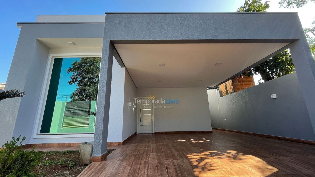 Casa para aluguel de temporada em Foz do Iguaçu (Jardim Bourbom)