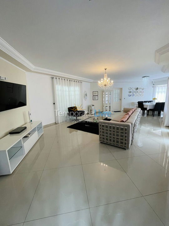 Casa para alquiler de vacaciones em Itu (Condomínio Village Castelo)