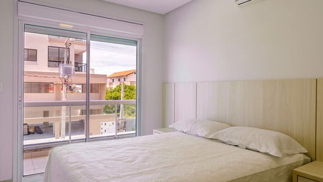 Apartamento com 3 Quartos na Avenida Principal do Mariscal